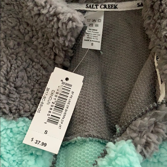 Six Flags Sherpa zip up - Picture 3 of 4